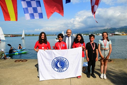 Karadeniz Sahil Güvenlik 40. Yıl Kupası Yelken Yarış Ödül Töreni Vali Ustaoğlu'nun Katılımı İle Yapıldı
