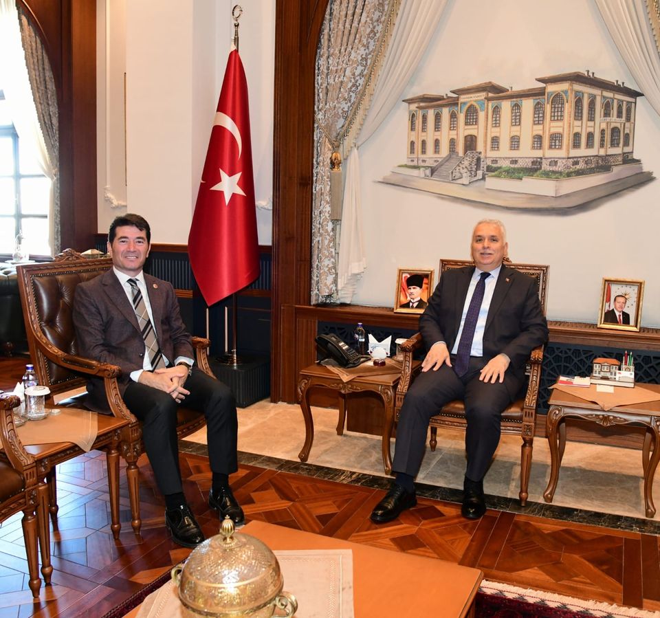 Ortahisar Belediye Başkanlığı Görevine Seçilen Ahmet Kaya, Vali Aziz Yıldırım'ı Ziyaret Etti
